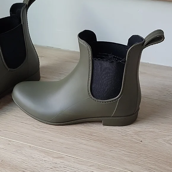 Chelsea Rain Boots, green, size 7 - Picture 3 of 10